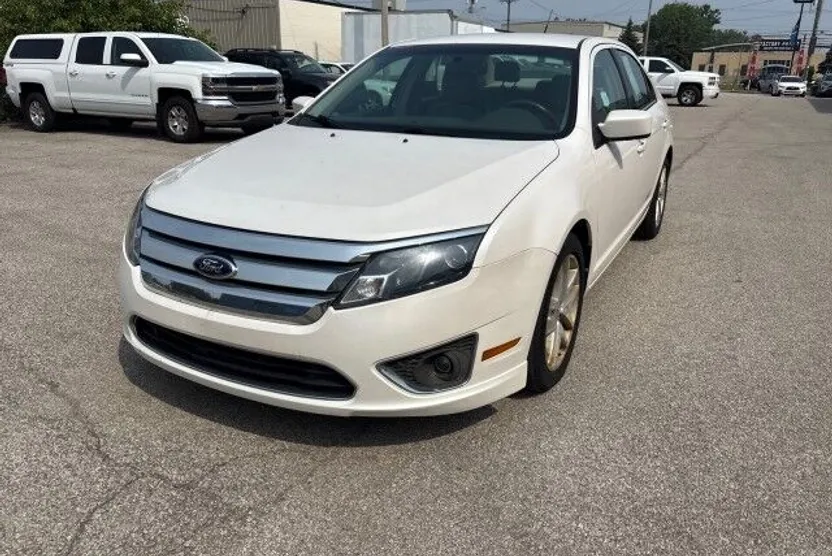 2011 Chevrolet Malibu LTZ photo 1