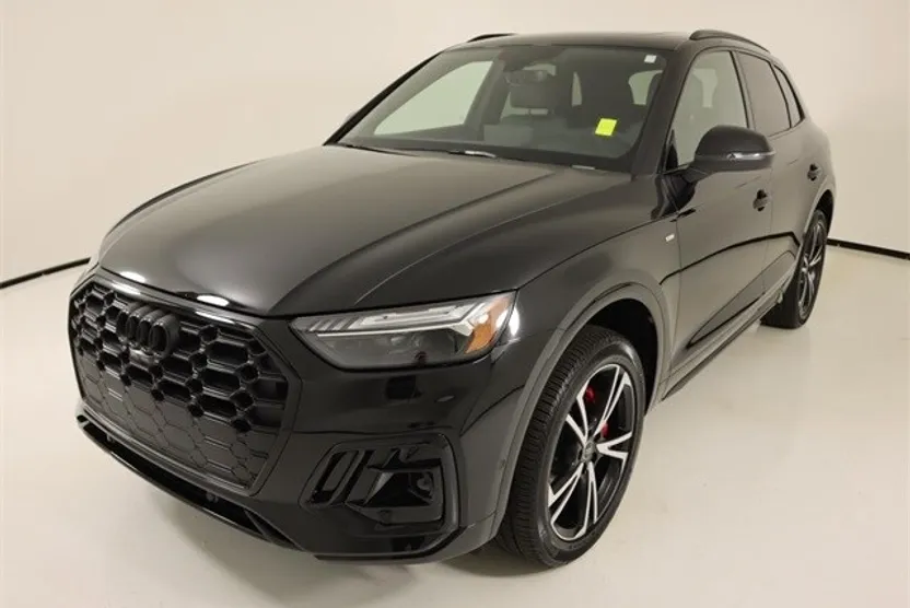 2025 Audi Q5 45 S line Prestige photo 1