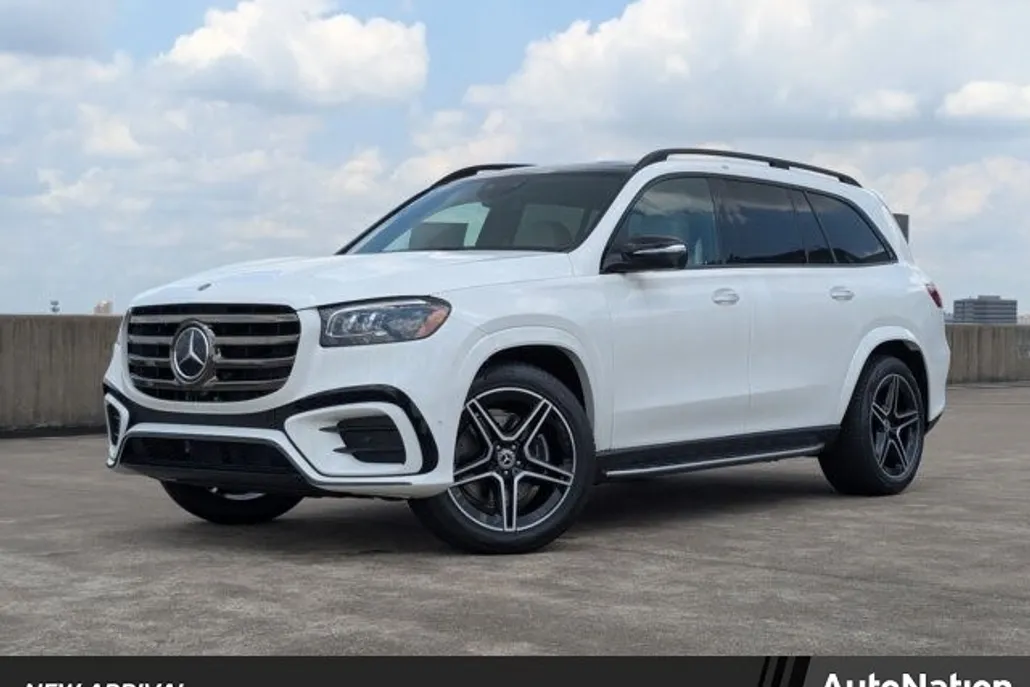 2025 Mercedes Benz GLS 450 4MATIC photo 1