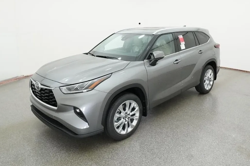 2025 Toyota Highlander XLE Limited photo 1