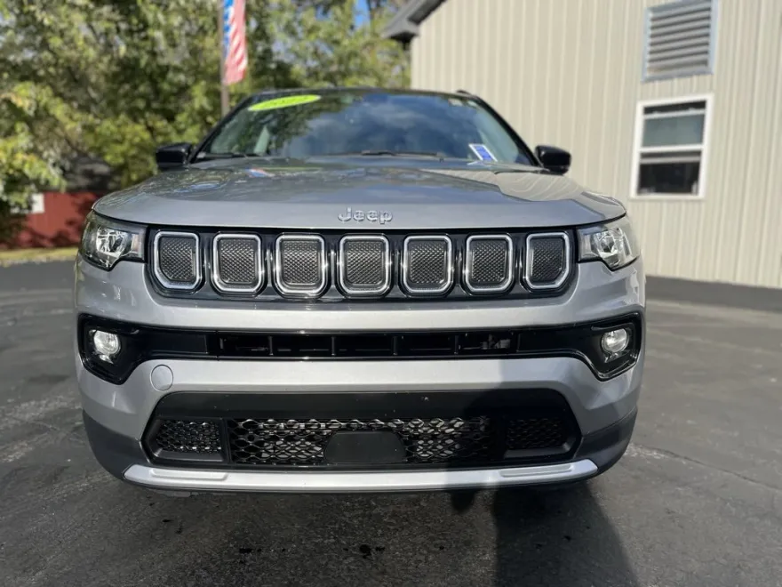 2022 Jeep Compass Limited photo 1