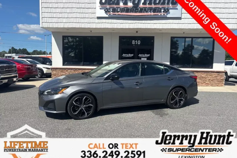2024 Nissan Altima 2.5 SR photo 1