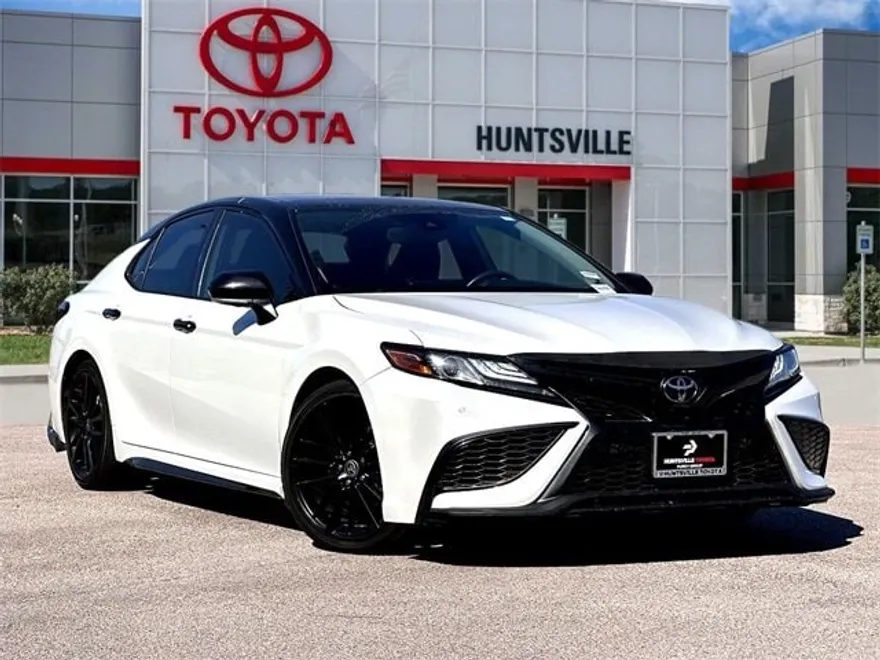 2022 Toyota Camry XSE V6 photo 1