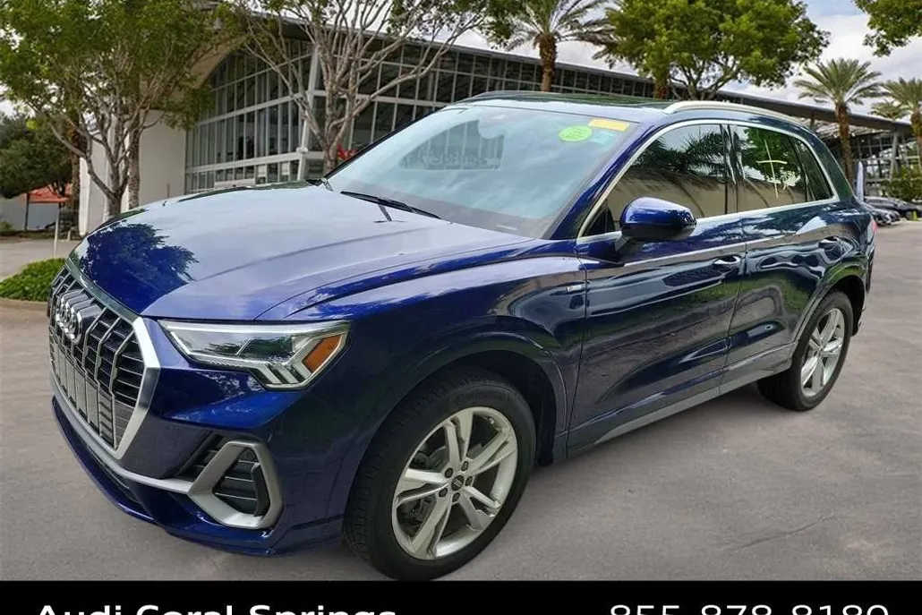2023 Audi Q3 S line Premium Plus photo 1