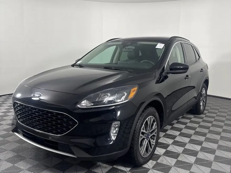 2020 Ford Escape SEL photo 1