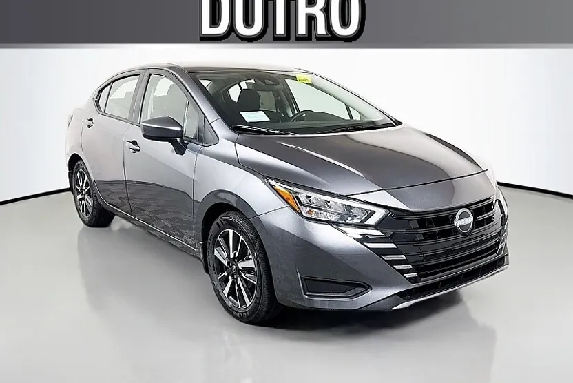 2025 Nissan Versa 1.6 SV photo 1