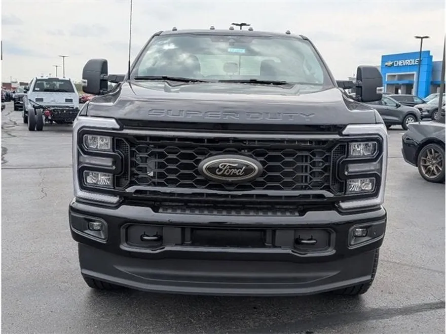 2026 Ford F-350 XLT photo 1
