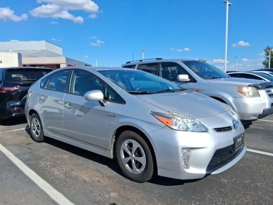 2014 Toyota Prius Two photo 1
