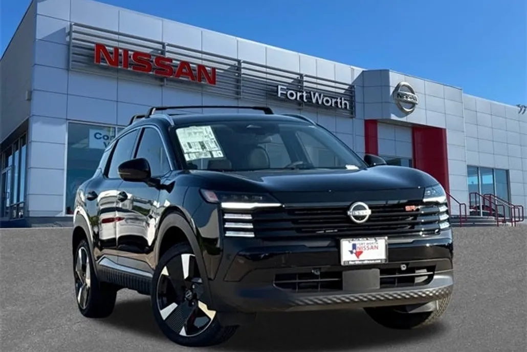 2026 Nissan Kicks SR photo 1