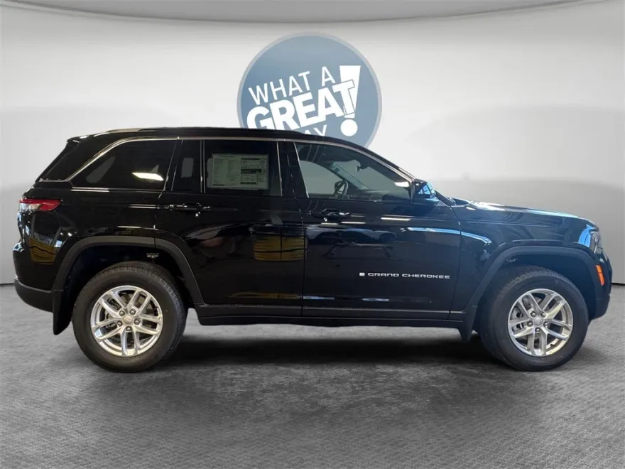 2025 Jeep Grand Cherokee Laredo X photo 1