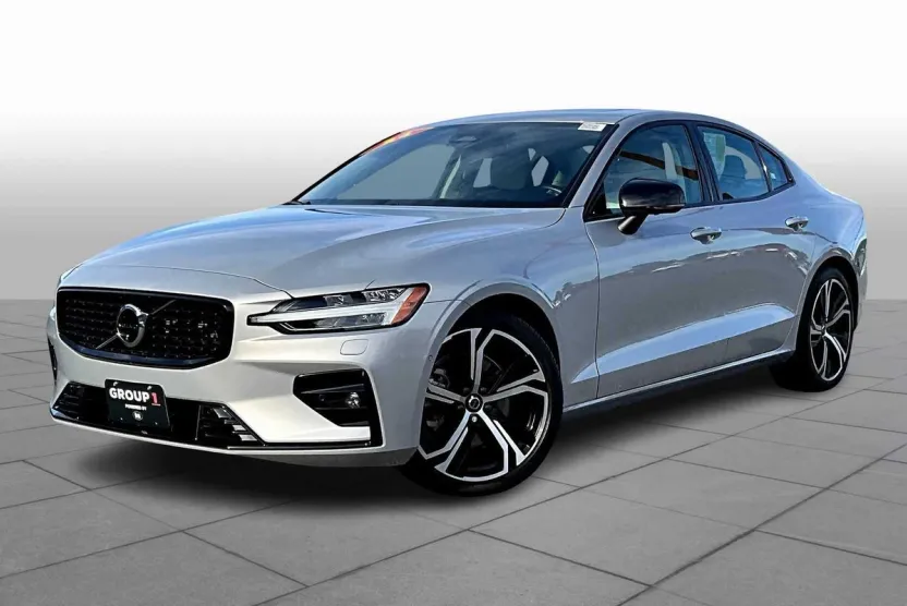 2024 Volvo S60 B5 Plus photo 1