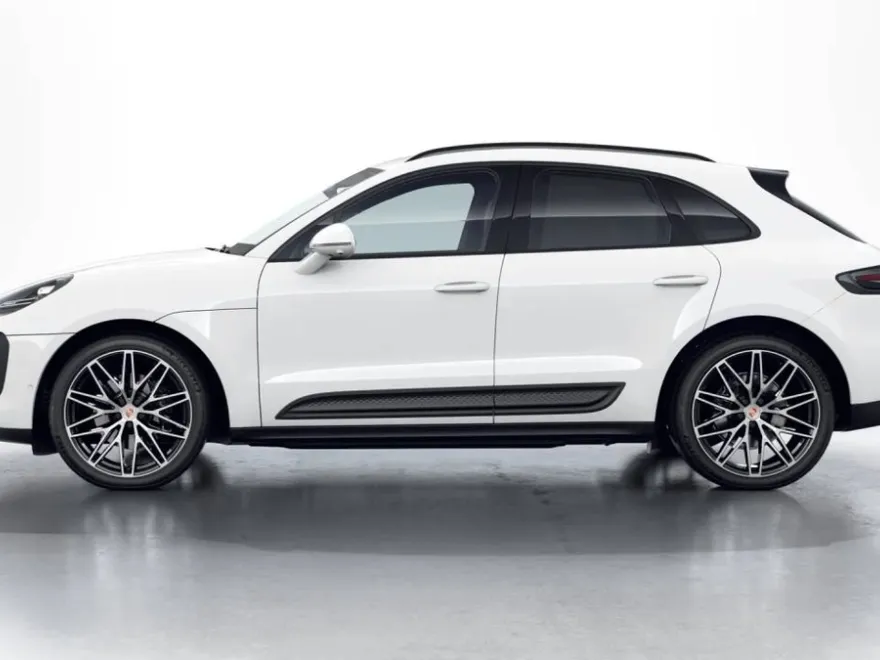 2026 Porsche Macan T photo 2