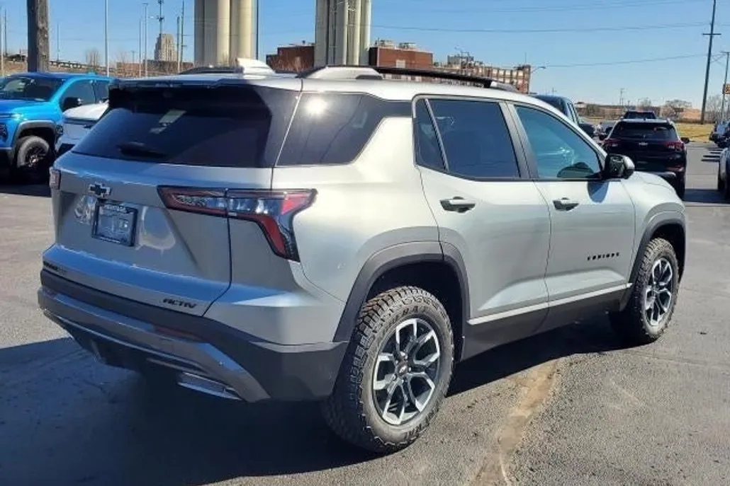 2025 Chevrolet Equinox ACTIV photo 1