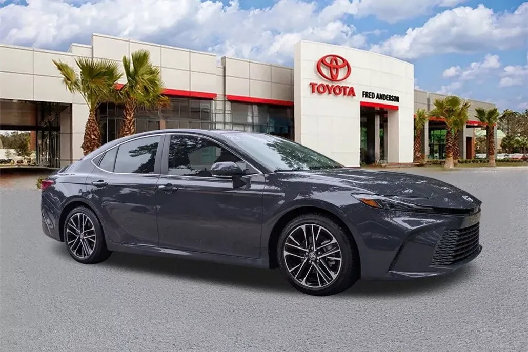 2025 Toyota Camry XLE photo 1