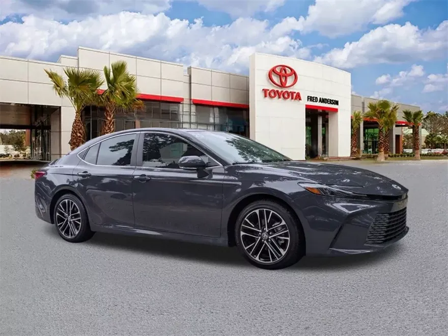 2025 Toyota Camry XLE photo 1