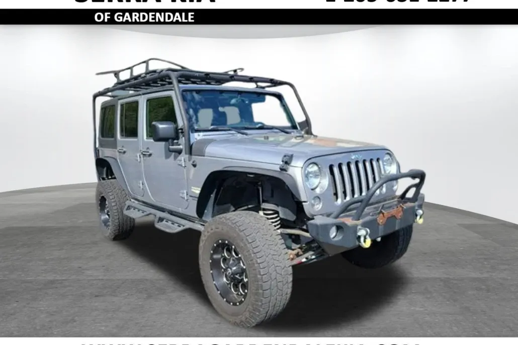 2017 Jeep Wrangler Unlimited Sahara photo 1