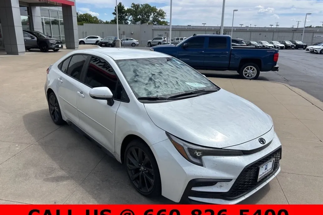 2024 Toyota Corolla SE photo 1