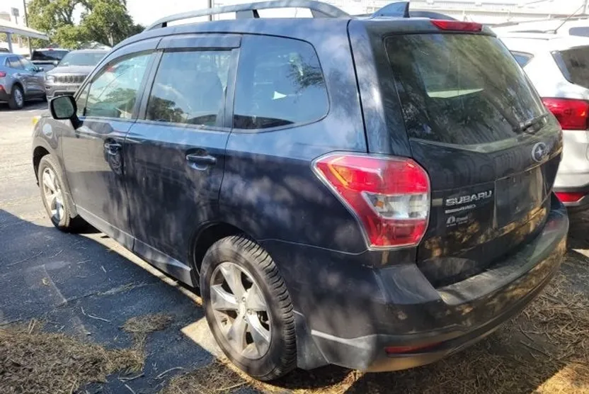 2016 Subaru Forester Premium photo 1