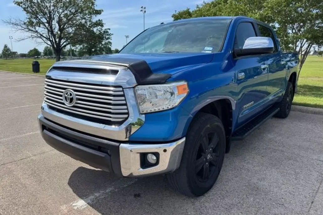 2016 Toyota Tundra SR5 photo 1