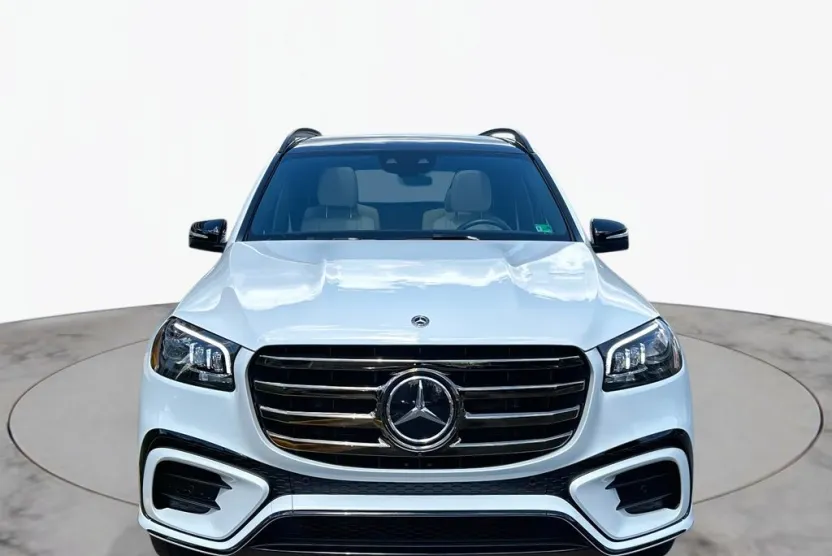 2025 Mercedes Benz GLS 450 4MATIC photo 1