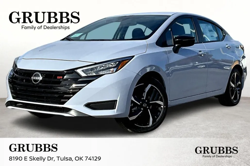 2025 Nissan Versa SR photo 1