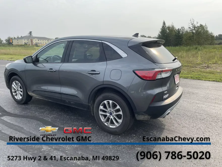 2022 Ford Escape SE photo 1
