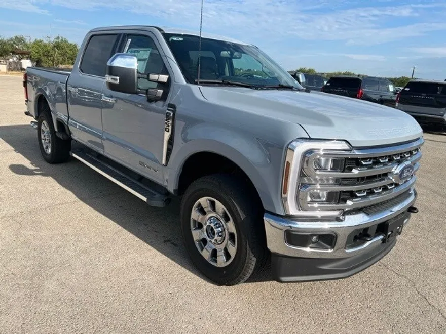 2026 Ford F-250 Lariat photo 1