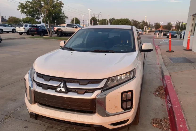 2020 Mitsubishi Outlander Sport ES photo 1
