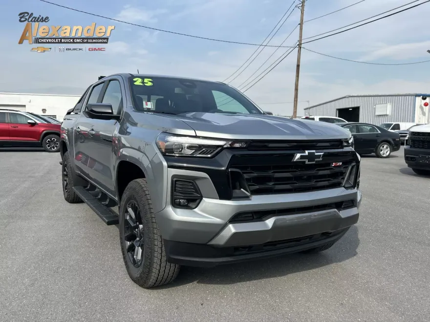2025 Chevrolet Colorado Z71 photo 1