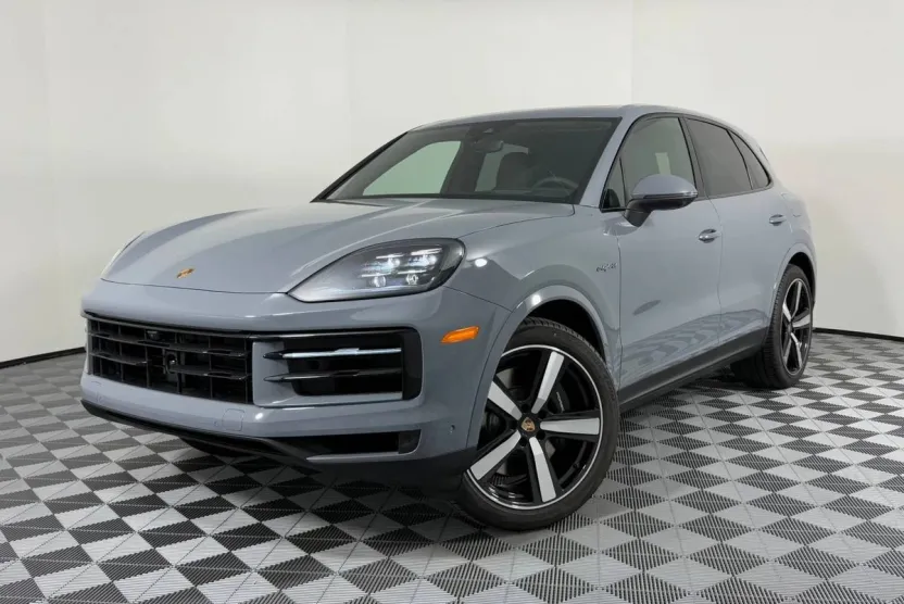 2026 Porsche Cayenne E-Hybrid photo 1
