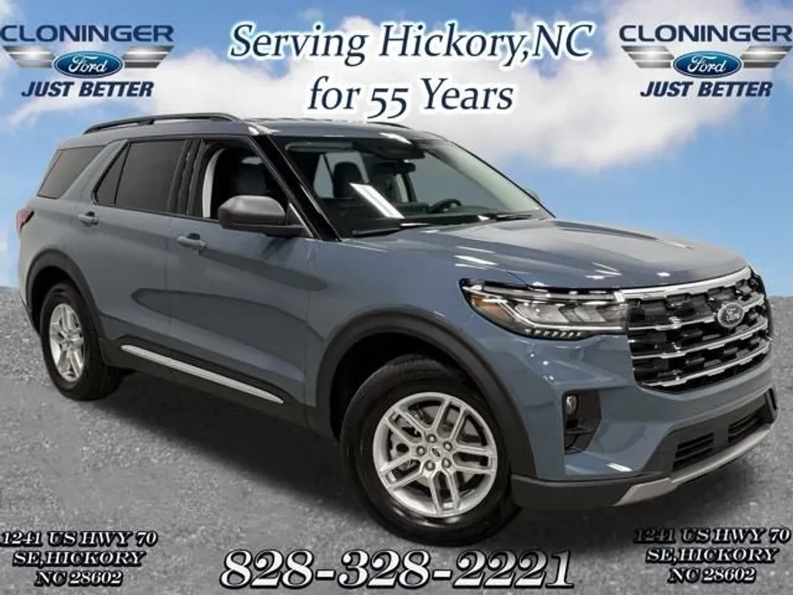 2025 Ford Explorer photo 1