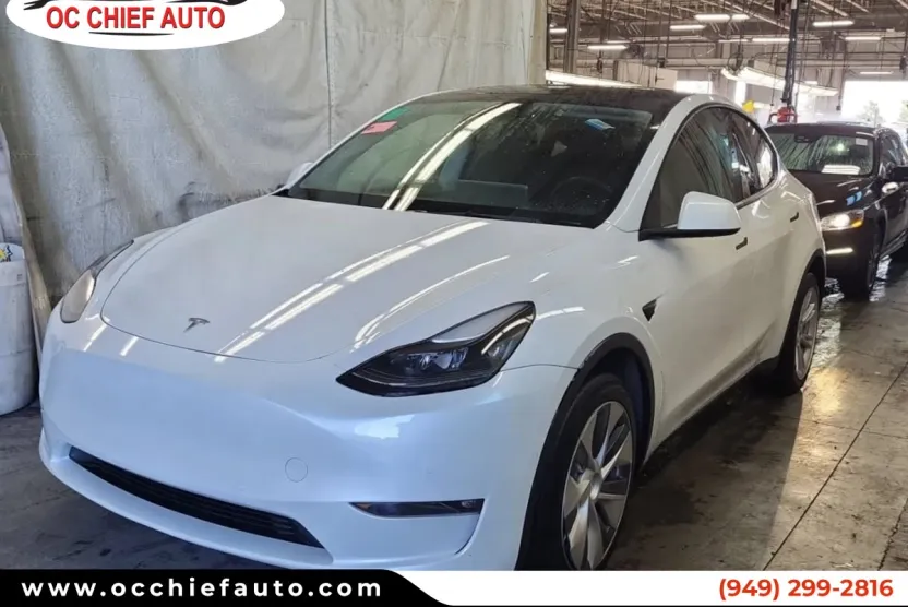 2022 Tesla Model Y Long Range photo 1