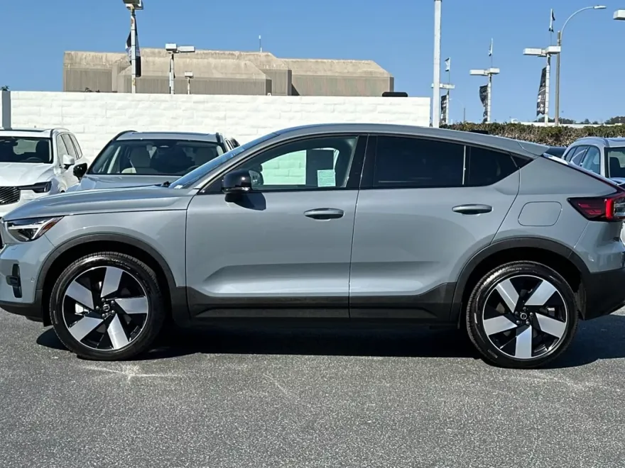 2023 Volvo C40 Recharge Ultimate photo 1