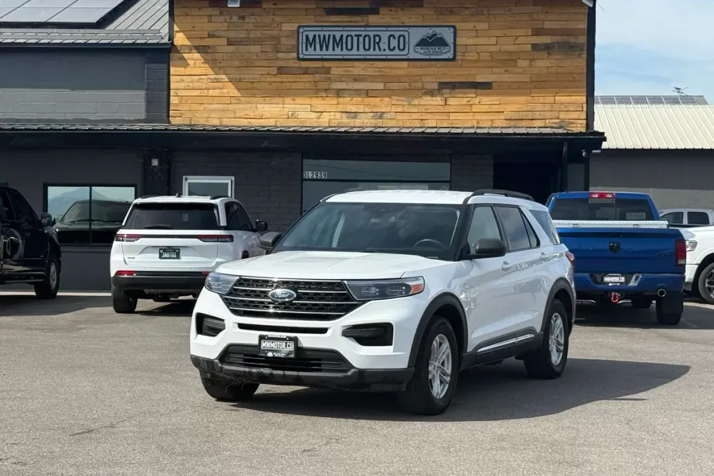 2022 Ford Explorer XLT photo 1