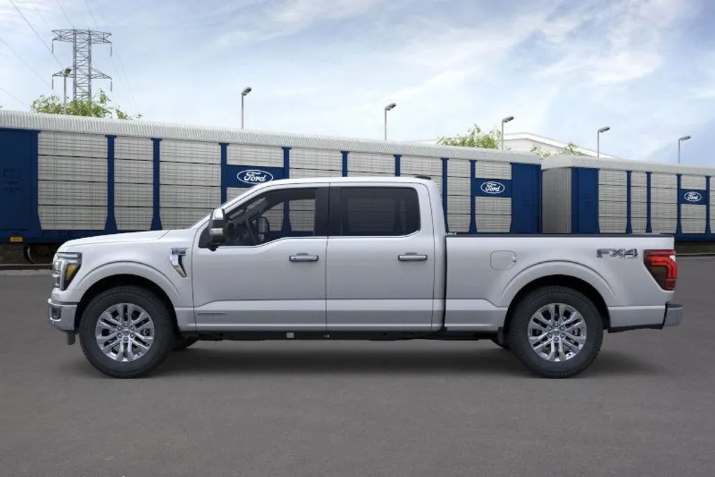 2025 Ford F-150 Lariat photo 1