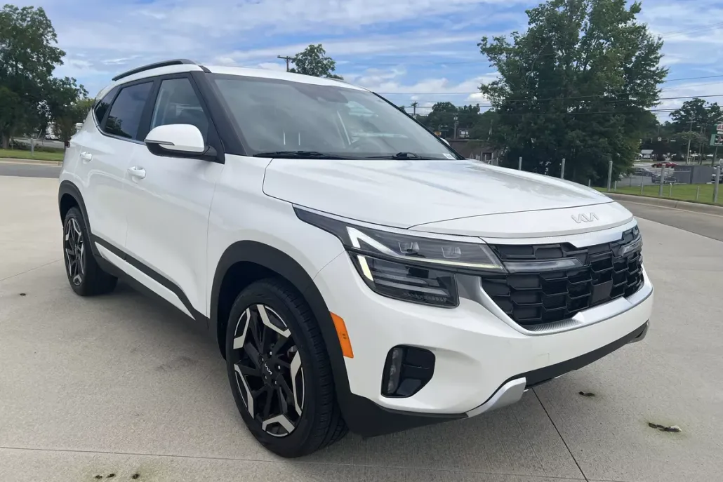2024 Kia Seltos SX photo 1