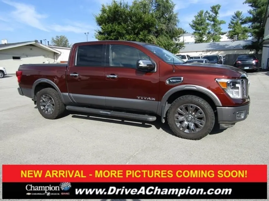 2017 Nissan Titan Platinum Reserve photo 1