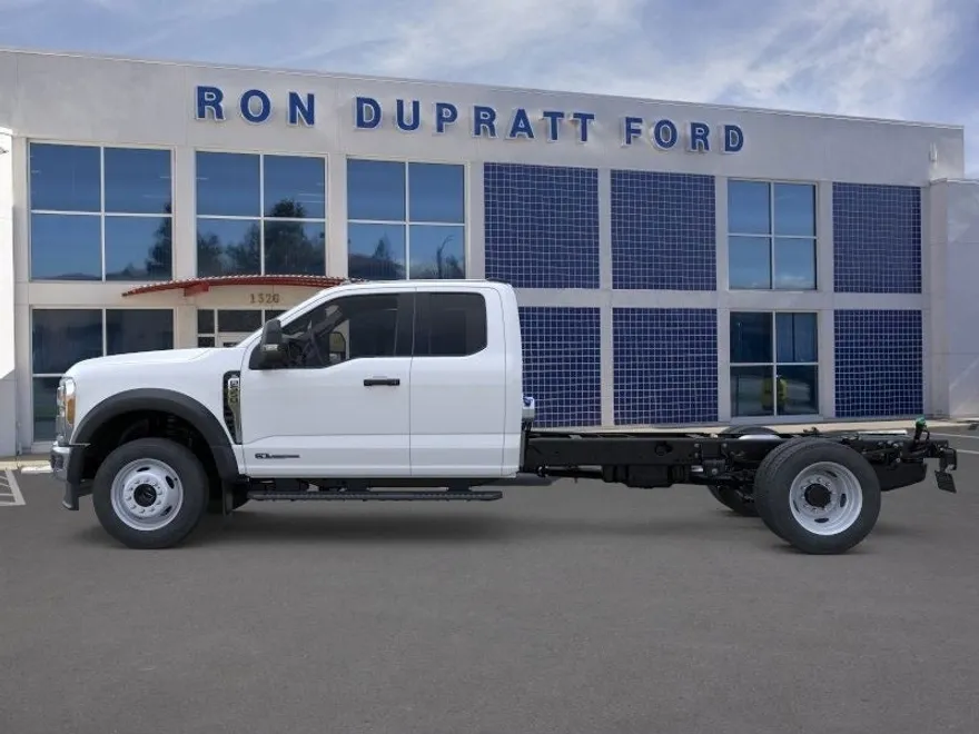 2026 Ford F-550 photo 1