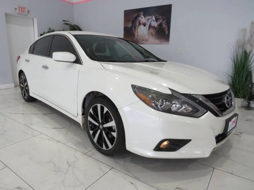 2018 Nissan Altima 2.5 SR photo 1