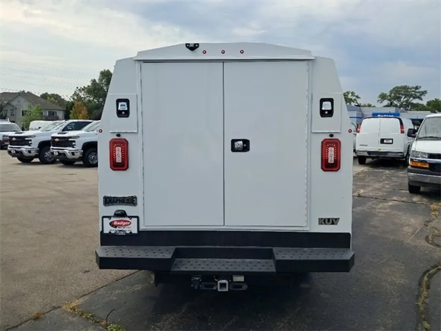 2025 Chevrolet Express Cutaway 3500 photo 1