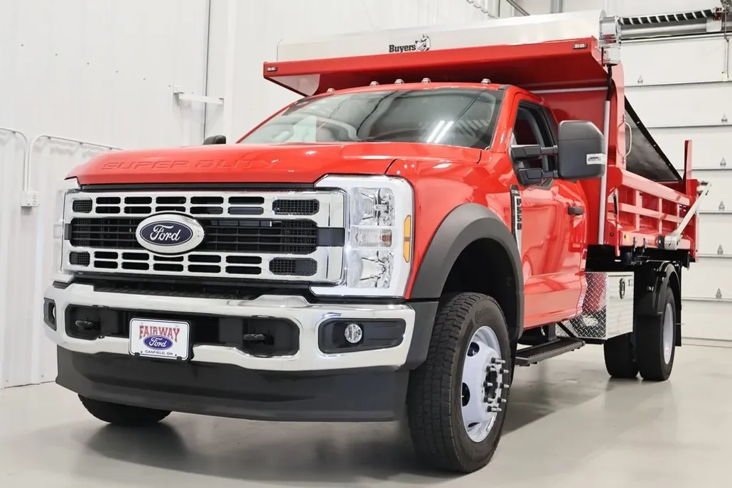 2024 Ford F-550 photo 1