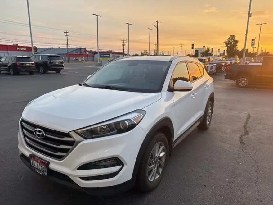 2017 Hyundai Tucson SE photo 1