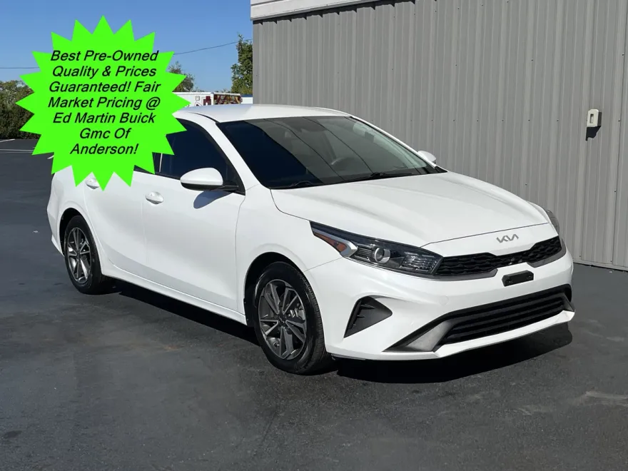 2022 Kia Forte FE LXS photo 1