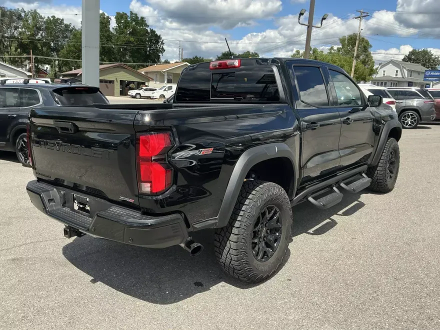 2025 Chevrolet Colorado ZR2 photo 1