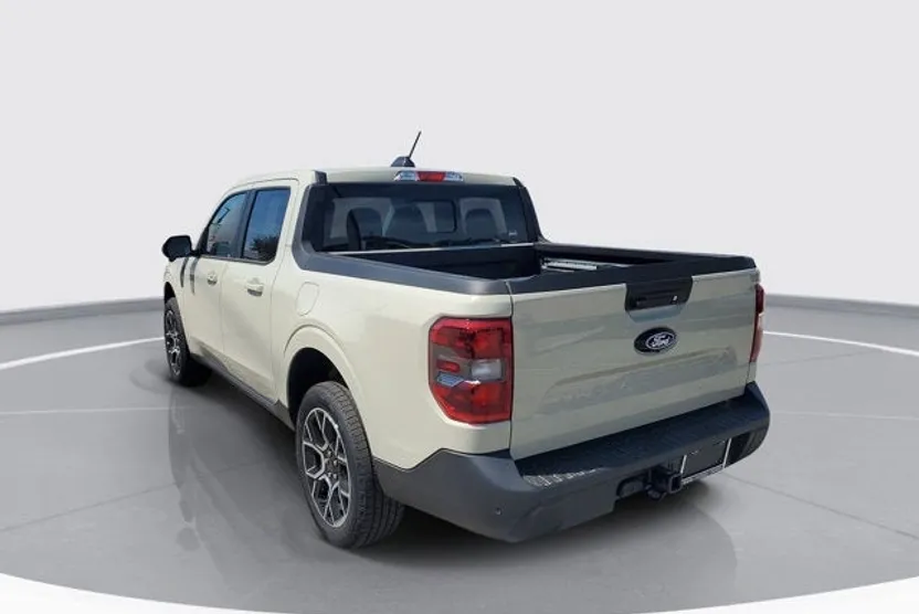 2025 Ford Maverick Lariat photo 1