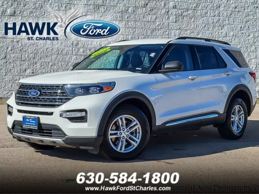 2023 Ford Explorer XLT photo 1