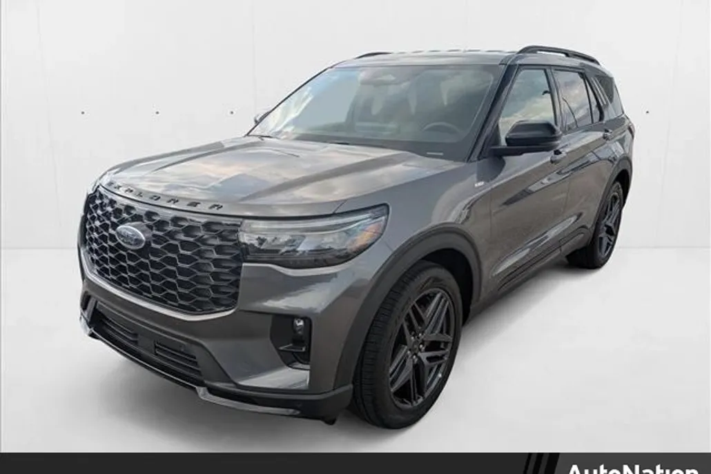 2025 Ford Explorer ST-Line photo 1