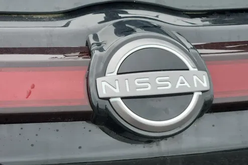 2025 Nissan Kicks Play S photo 2