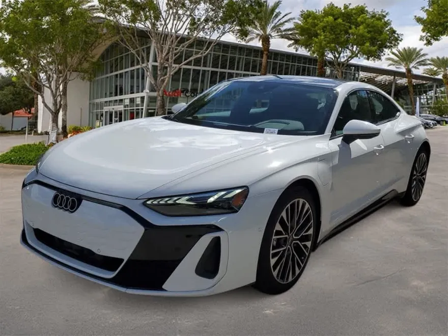2025 Audi e-tron GT Premium Plus photo 1