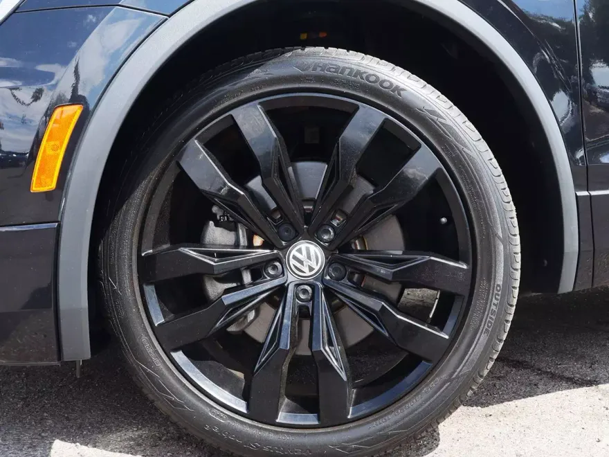 2021 Volkswagen Tiguan SE R-Line Black photo 1